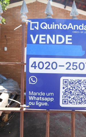 Casa à venda com 229m², 3 quartos e 2 vagasPlaca