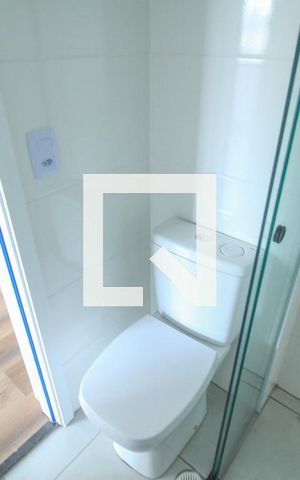 Studio para alugar com 26m², 1 quarto e sem vaga Studio para alugar com 26m², 1 quarto e sem vagaBanheiro Social