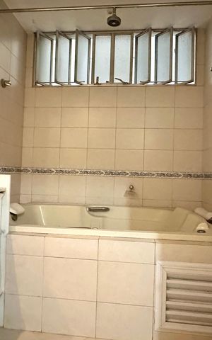 Apartamento à venda com 300m², 4 quartos e 1 vaga Apartamento à venda com 300m², 4 quartos e 1 vagaBanheiro da Suíte 1