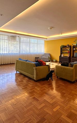 Apartamento à venda com 300m², 4 quartos e 1 vaga Apartamento à venda com 300m², 4 quartos e 1 vagaSala