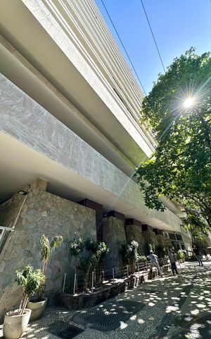 Apartamento à venda com 300m², 4 quartos e 1 vaga Apartamento à venda com 300m², 4 quartos e 1 vagaFachada