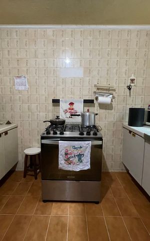 Casa à venda com 140m², 2 quartos e 2 vagas Casa à venda com 140m², 2 quartos e 2 vagasCozinha