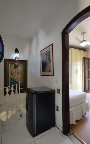 Casa de condomínio à venda com 235m², 4 quartos e 4 vagasHall social
