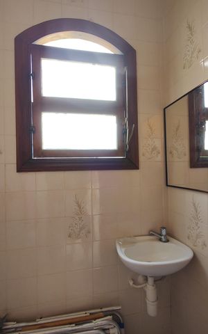 Casa de condomínio à venda com 235m², 4 quartos e 4 vagasLavabo