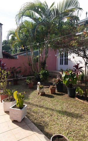 Casa de condomínio à venda com 194m², 3 quartos e 2 vagasQuintal