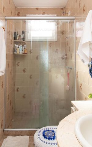 Casa de condomínio à venda com 194m², 3 quartos e 2 vagasBanheiro do Quarto 1