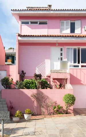 Casa de condomínio à venda com 194m², 3 quartos e 2 vagasFachada