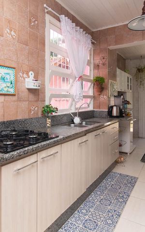 Casa de condomínio à venda com 194m², 3 quartos e 2 vagasCozinha