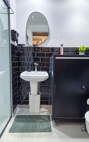 Studio à venda com 26m², 1 quarto e sem vaga Studio à venda com 26m², 1 quarto e sem vagaBanheiro social