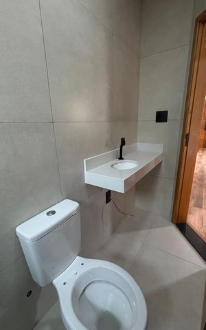 Apartamento à venda com 79m², 2 quartos e 1 vaga Apartamento à venda com 79m², 2 quartos e 1 vagaBanheiro