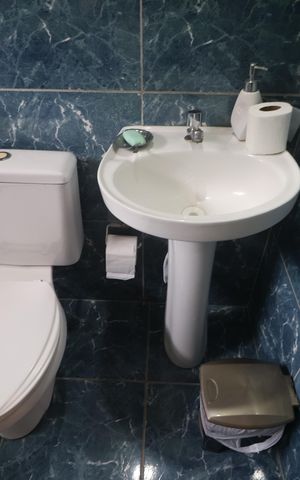 Casa à venda com 240m², 3 quartos e 2 vagasBanheiro 1