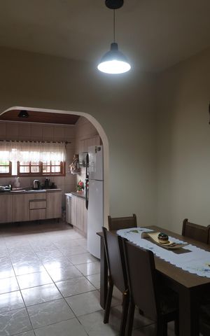 Casa à venda com 240m², 3 quartos e 2 vagasCozinha