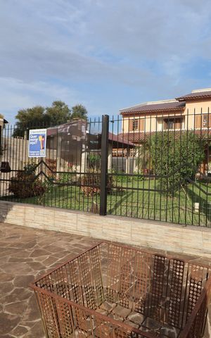 Casa à venda com 240m², 3 quartos e 2 vagasFachada