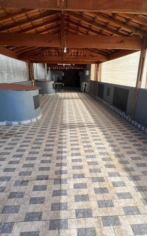 Casa à venda com 220m², 3 quartos e 1 vaga Casa à venda com 220m², 3 quartos e 1 vagaÁrea Externa