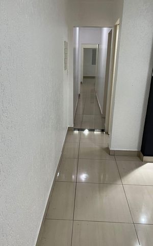 Casa à venda com 220m², 3 quartos e 1 vaga Casa à venda com 220m², 3 quartos e 1 vagaCorredor
