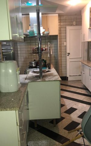 Apartamento à venda com 188m², 4 quartos e 3 vagas Apartamento à venda com 188m², 4 quartos e 3 vagasCozinha