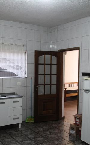 Casa à venda com 260m², 2 quartos e 3 vagasCozinha 
