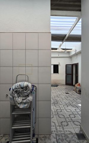 Casa à venda com 260m², 2 quartos e 3 vagas Casa à venda com 260m², 2 quartos e 3 vagasÁrea de Serviço