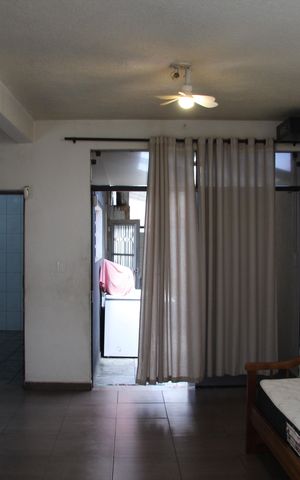 Casa à venda com 260m², 2 quartos e 3 vagasSala 