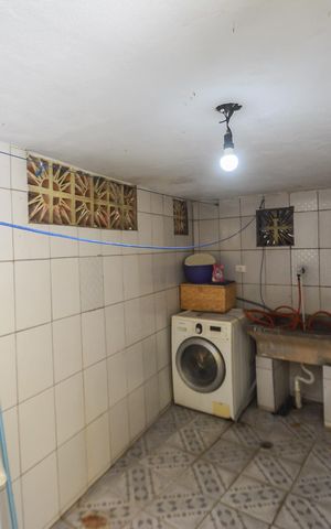 Casa à venda com 170m², 4 quartos e 2 vagas Casa à venda com 170m², 4 quartos e 2 vagasÁrea de Serviço