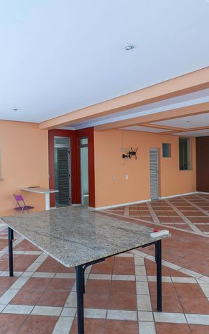 Casa à venda com 420m², 4 quartos e 6 vagas Casa à venda com 420m², 4 quartos e 6 vagassalão