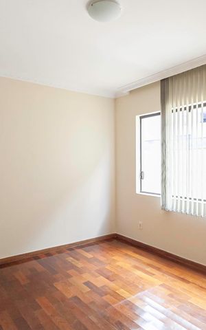Casa à venda com 420m², 4 quartos e 6 vagas Casa à venda com 420m², 4 quartos e 6 vagasQuarto 3