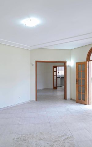 Casa à venda com 420m², 4 quartos e 6 vagas Casa à venda com 420m², 4 quartos e 6 vagasSala 1