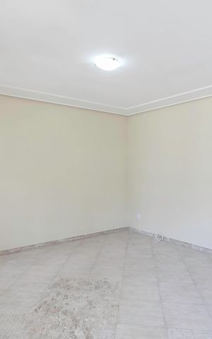 Casa à venda com 420m², 4 quartos e 6 vagas Casa à venda com 420m², 4 quartos e 6 vagasSala 1