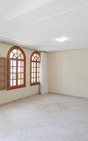 Casa à venda com 420m², 4 quartos e 6 vagas Casa à venda com 420m², 4 quartos e 6 vagasSala 1