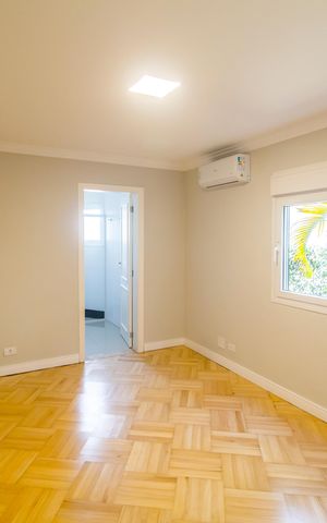 Casa de condomínio à venda com 507m², 5 quartos e 4 vagas Casa de condomínio à venda com 507m², 5 quartos e 4 vagasSuíte 4