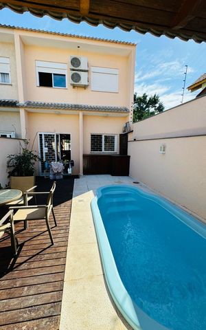Casa à venda com 240m², 3 quartos e 2 vagas Casa à venda com 240m², 3 quartos e 2 vagasPiscina
