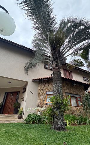 Casa de condomínio à venda com 500m², 5 quartos e 5 vagasFachada
