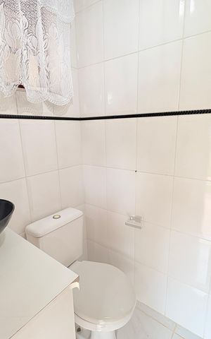 Casa de condomínio à venda com 500m², 5 quartos e 5 vagasBanheiro Área externa 