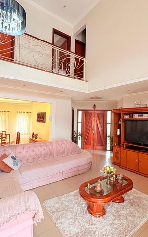 Casa de condomínio à venda com 500m², 5 quartos e 5 vagasSala