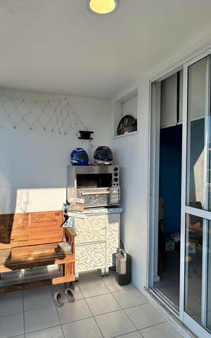 Apartamento à venda com 99m², 3 quartos e 2 vagasVaranda