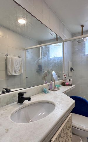 Apartamento à venda com 99m², 3 quartos e 2 vagasSuíte 1 - Banheiro