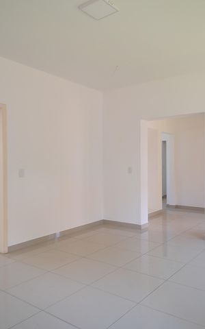 Casa para alugar com 240m², 4 quartos e 2 vagasSala