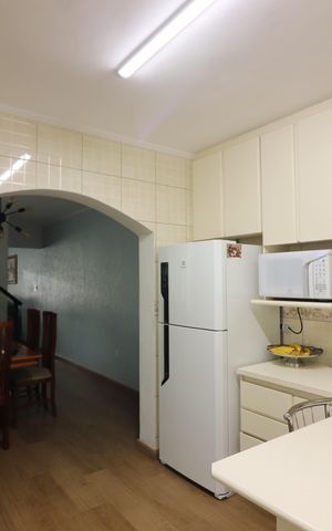 Casa à venda com 222m², 3 quartos e 3 vagasCozinha 