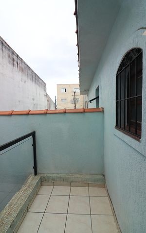 Casa à venda com 222m², 3 quartos e 3 vagasQuarto 2 Sacada 