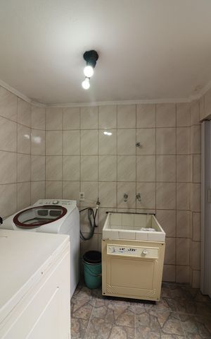Casa à venda com 222m², 3 quartos e 3 vagasÁrea de Serviço