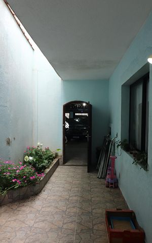 Casa à venda com 222m², 3 quartos e 3 vagasCorredor