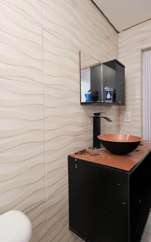 Casa à venda com 96m², 4 quartos e sem vagaBanheiro 1