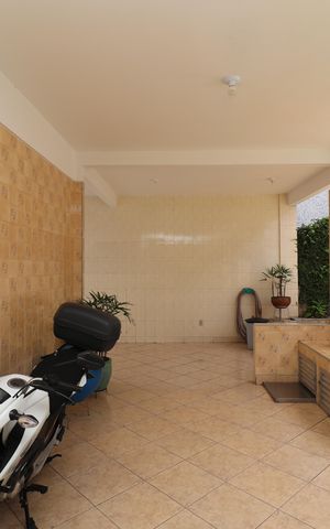 Casa à venda com 400m², 4 quartos e 2 vagasVaranda 1