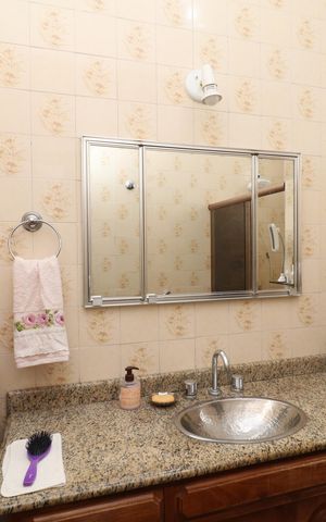 Casa à venda com 400m², 4 quartos e 2 vagasBanheiro Social