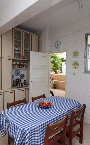 Casa à venda com 400m², 4 quartos e 2 vagasCozinha