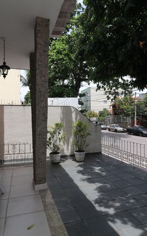 Casa à venda com 400m², 4 quartos e 2 vagasVaranda 2