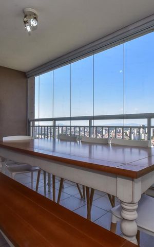 Apartamento à venda com 141m², 3 quartos e 2 vagasVaranda