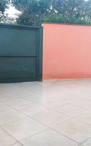 Casa à venda com 130m², 3 quartos e 5 vagas