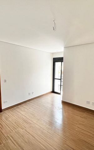 Casa à venda com 140m², 4 quartos e 2 vagas Casa à venda com 140m², 4 quartos e 2 vagasQuarto Suíte