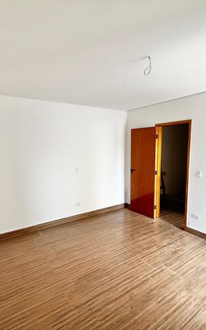 Casa à venda com 140m², 4 quartos e 2 vagas Casa à venda com 140m², 4 quartos e 2 vagasQuarto 3 - Suíte
